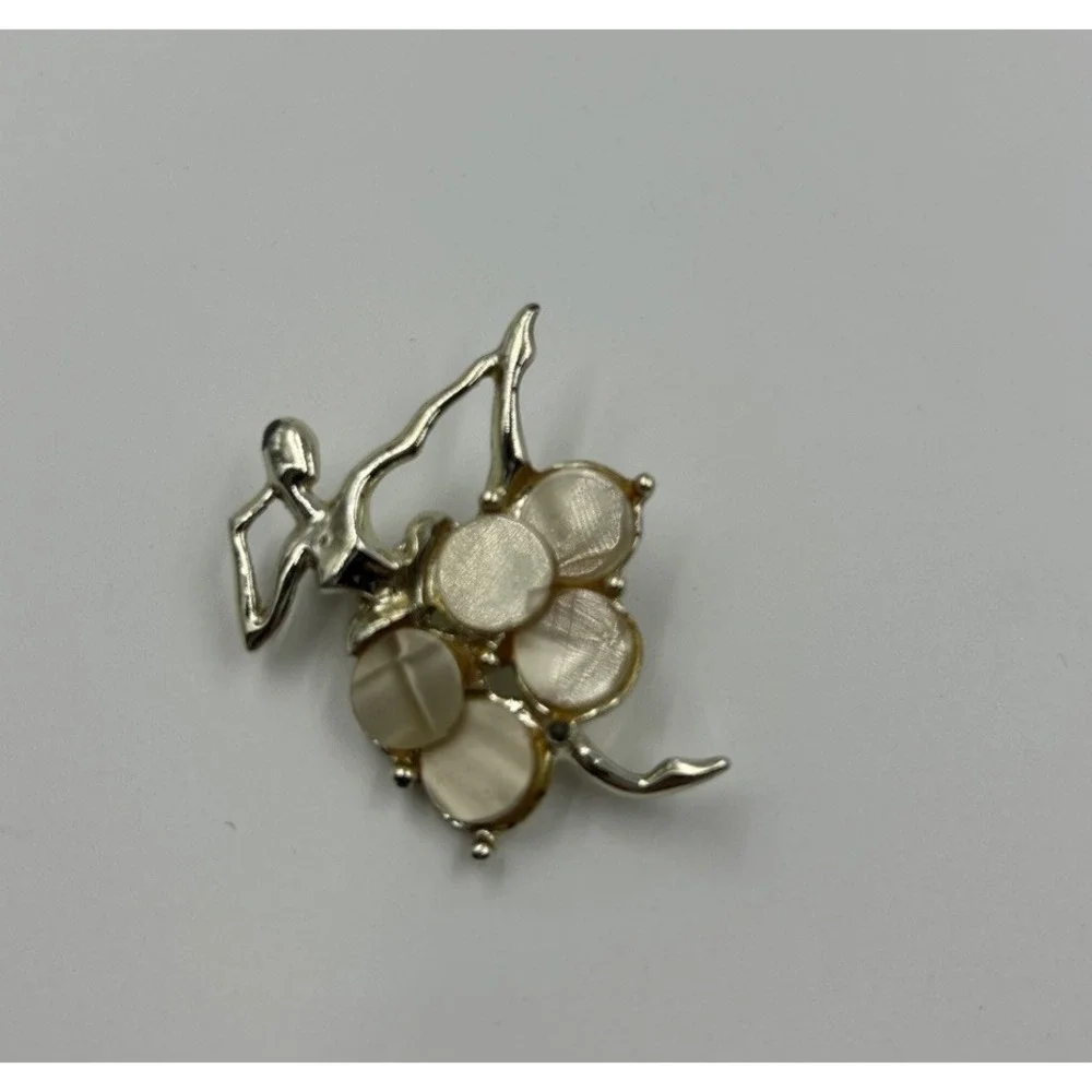Vintage Brooch Pin Prima Ballerina Dancer Mother of Pearl Shell‎ Jewelry